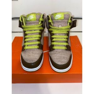 FINAL PRICE!!! Shrek dunks kid size.
